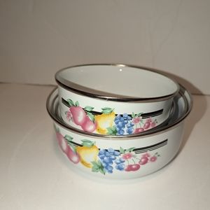 Metal nesting bowls